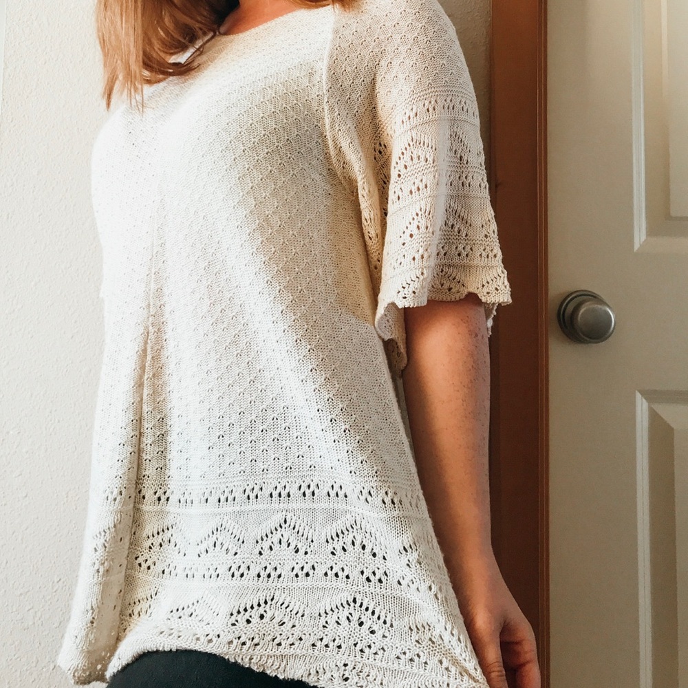 Oversized cream flowy sweater size medium